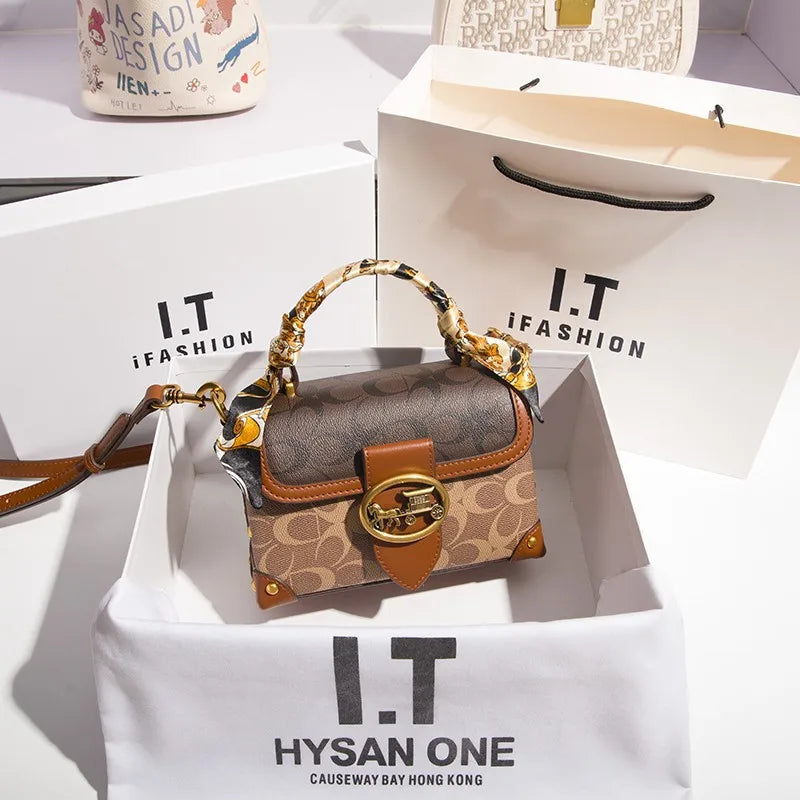 Minimalist Contrast Box Bag – Chic Crossbody Handbag