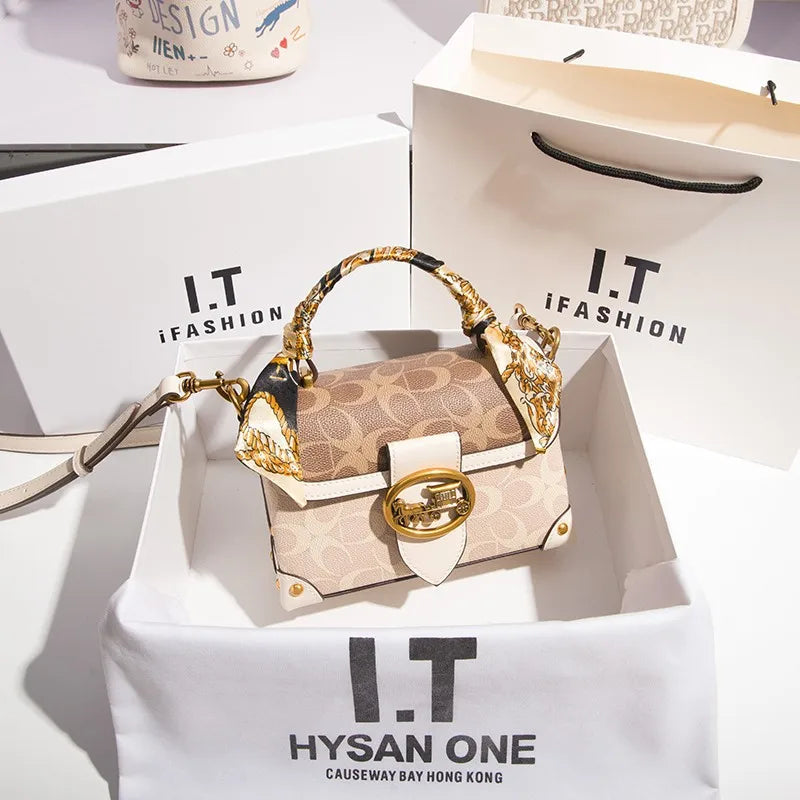 Minimalist Contrast Box Bag – Chic Crossbody Handbag
